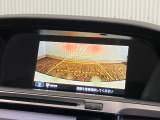【バックカメラ】リバースにするだけで映ります、後方の安全確認や、狭い駐車場での車庫入れ、雨の日や夜間など視界の悪い時に便利です!安全にバックする為には欠かせない装備です。