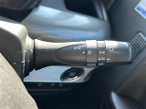 【 オートライト 】オートライトなのでライトの点け忘れを気にすることなく運転が出来ます。