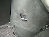 荷物を掛けられるフックが装備されています!