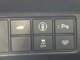 【パワーバックドア】スマートキーや運転席のボタンを押すだけでリアゲートが自動で開閉します!荷物を持っている時や、高い位置にあるバックドアを閉める際に便利な機能です♪
