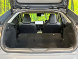 普段のお買い物や通勤、送迎等に十分な荷室スペースを確保しております。セカンドシートを倒すと、大きな荷物の積載も可能です♪