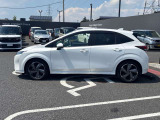 当店は照明・屋根付きスペースございますので雨天時も安心して現車確認が可能です。