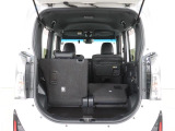後部座席を倒すことで荷室をさらに広く使うことが出来ます!旅行やレジャーにも活躍が期待できます!!