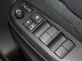 電動格納式ドアミラー・パワーウインドウを装備しています。