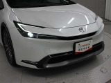 プリクラッシュセーフティに交差点右折時の対向直進車、ならびに右左折時の対向方向から横断してきた歩行者・自転車運転者も検知可能にした「Toyota Safety Sense」を装備しています。