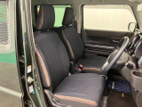 【フロントシート】さまざまな体格の方が快適に運転ができるよう配慮したシートになっております。