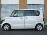 納車前には外装・内装のクリーニングを実施しております。クリーニングはご協力をいただいている業者様と共同でより良い品質を追求しております。※車両状態によっては店頭展示前に実施