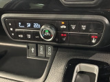 フロント両席にはシートヒーターが付いています!寒い日に便利な装備ですね。