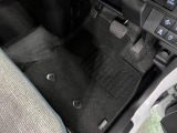 嬉しい純正フロアマット付き♪ 状態も良好です(^^♪