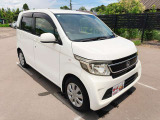 お客様のご予算帯に合わせたお車を常時100台以上取り揃えています!当社のスタッフがお客様のお車選びをしっかりサポートしご提案させていただきます!