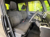 運転席シート廻りは使用感も少なく、良好な状態となっています。丁寧に使われていたことがよくわかりますね。