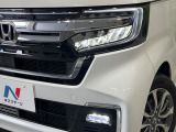 【LEDヘッドライト】悪天候や夜間走行時も良好な視界を確保し安心して運転できる高輝度LEDヘッドライトを装備!点灯速度が早く、消費電力も抑えられています。