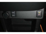 アクセサリーDC12Vソケット装備!HDMI入力端子ソケット装備!USB端子ソケット装備!寒い日も快適♪シートヒーター装備!