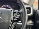 ハンドル右側スイッチは、ホンダセンシングの機能の一つ、「アダプティブクルーズコントロール」です。
