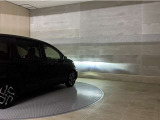 LEDヘッドランプです。十分な明るさを保ちつつも消費電力が少なく、バルブ寿命も長いのが特徴です。瞬時にMAXの光量を発揮するのもLEDならではです。