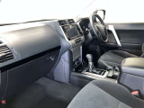 すっきりとしたデザインの内装は、さすがトヨタ車の上品さを感じます。