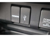 USBオーディオ用ソケットがついていますので携帯電話などを接続すれば音楽等の再生が可能です!