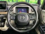 インテリアに合わせたデザインのステアリングは、運転される方のことも考え、運転しやすい形状、大きさです。是非一度、実際に触ってお確かめください。