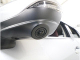 助手席側の死角になりやすい左前方の映像を、11.6インチディスプレイに表示。狭い道での安心感を高め、ドライバーの視界をしっかりサポートします。