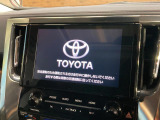 【メーカー純正ナビ】インテリアに溶け込むスタイリッシュな「専用設計」メーカーナビを装備♪視認性や操作性など基本性能にも優れ、より上質なカーライフをお楽しみいただけます。