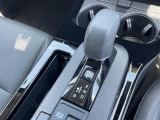 【 シフト 】スムーズなシフトチェンジで快適にお車を操縦していただけます!//