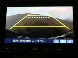 リアカメラ付きで後退時も安心です。