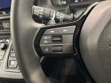 ステアリングにオーディオ操作スイッチが付いています。オーディオ画面に直接タッチしなくても操作が出来ますので、運転に集中できます。