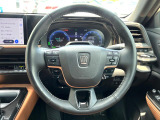 【純正革巻きステアリング】上質な革を使用することで、手にしっかり馴染みとても運転しやすいハンドルです♪