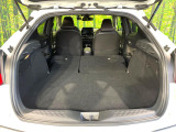 普段のお買い物や通勤、送迎等に十分な荷室スペースを確保しております。セカンドシートを倒すと、大きな荷物の積載も可能です♪
