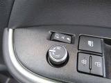駐車時や狭い道でのすれ違い時に気を使うミラー。電動格納式ドアミラーはそんな時に便利です。