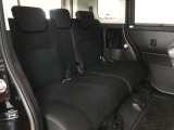 ゆとりある広々とした車内空間は、ドライブを始め買い物やレジャーなど、幅広く活躍します。一人でもみんなとでもお出かけを楽しみましょう!
