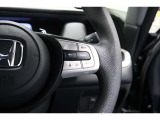 Hondaセンシングの機能のひとつ、アダプティブクルーズコントロール付!アクセルから足を離しても設定したスピードと前車との車間を保ち走行してくれます!車線維持もアシスト☆高速道路で疲労軽減ですね☆