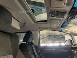 爽やかな風と光が差し込む開放的な車内で、至福のドライブを心ゆくまで。