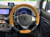 【革巻きステアリング】上質な革を使用することで、手にしっかり馴染みとても運転しやすいハンドルです♪