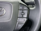 ステアリングスイッチ付き。前方から目を離すことなく操作することが可能です。