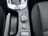 運転中でも使いやすい設計のコネクティビティシステム。様々な情報を一元管理できます。A connectivity system designed to be easy to use while driving. You can centrally manage various information.