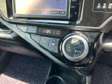 オートにしておけば自動で快適な空調に設定してくれるオートエアコンが装備されています。