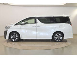 『トヨタ認定中古車』3つの安心を1台にセット!1.徹底した洗浄 2.車両検査証明書つき 3.ロングラン保証つき 全てをクリアした【安心】の証!詳しくスタッフまでお気軽にお問い合わせ下さい。