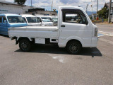 扱いやすいサイズ感の軽トラックで、荷物の積み下ろしや日常の作業にも使いやすい