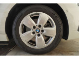 BMW承認の純正タイヤを装備しております☆お問合せ(無料ダイヤル)0078-6002-613077迄お待ちしております。大阪府吹田市芳野町5-55 毎水曜、第二・第三火曜日定休 営業時間10:00〜18:00