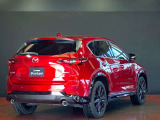 【CX-5】上質感と精悍さを兼ね備え、ワイド感を強調した意匠。オールラウンドな機能美と品格、洗練されたデザイン。