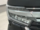 LEDヘッドライトは、点灯の瞬間から最大光量を発揮し、突然暗くなるトンネルなどでの安定感を高めます。
