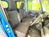運転席シート廻りは使用感も少なく、良好な状態となっています。前オーナー様が丁寧に使っていたことがよくわかりますね。