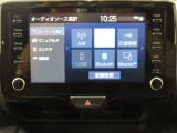 ディスプレイオーディオを装備。スマホとクルマをつなぐことで、これまでのナビに加えて、いろんなサービスが楽しめます。