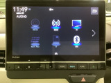 ワイド画面のナビゲーションはフルセグTV、インターナビ対応のGathers純正メモリーナビを搭載しています。Bluetoothオーディオ機能がありますので、スマートフォンなどの音楽も再生できます。