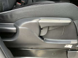 運転席は高さ調整可能です!どんな体型の方でもぴったりフィット!