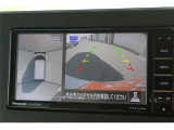全周囲モニター付で、車庫入れも駐車もラクラクです。