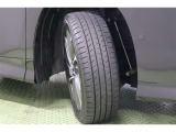 タイヤサイズ205/55R17。