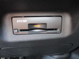 ETC2.0 高速道路を利用する際、ノンストップで料金所を通過できます。別途セットアップ料金がかかります