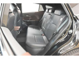 普段のお買い物や通勤、送迎等に十分な荷室スペースを確保しております。セカンドシートを倒すと、大きな荷物の積載も可能です